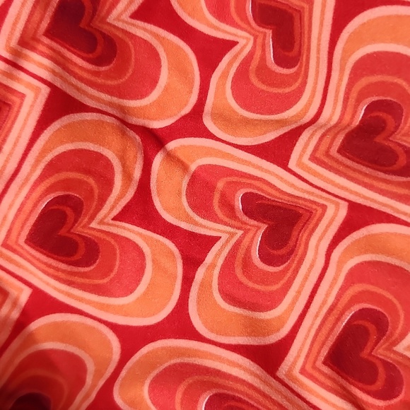 LULAROE LLR OS Patterned Buttery Soft Legging One Size Hearts Valentines Capsule - Picture 1 of 1